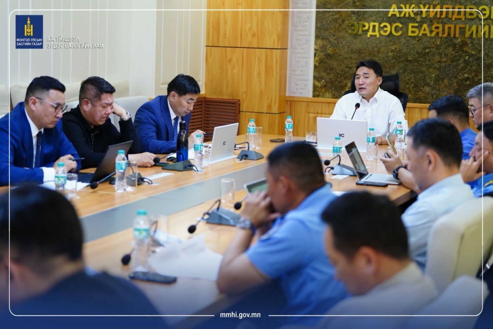 ОХУ-аас оруулж ирсэн 39 вагон АИ92 шатахууныг өртөөнүүдэд буулгаж байна