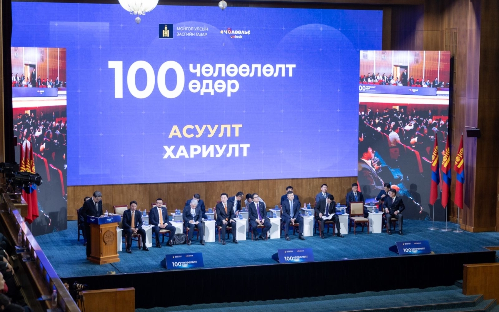 ЗАСГИЙН ГАЗАР “100 ХОНОГ ДАХЬ 100 ЧӨЛӨӨЛӨЛТ”-ӨӨ ИРГЭД, ОЛОН НИЙТЭД ТАНИЛЦУУЛЖ БАЙНА