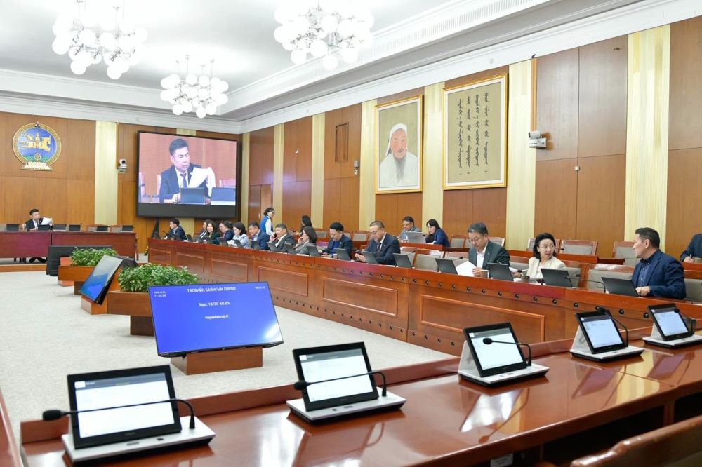 ТБХ:Монгол Улсын 2026 оны төсвийн тухай хуультай хамт өргөн мэдүүлсэн хууль, тогтоолын төслүүдийн талаарх зарчмын зөрүүтэй саналыг хуралдаанд оролцсон гишүүдийн олонх дэмжлээ