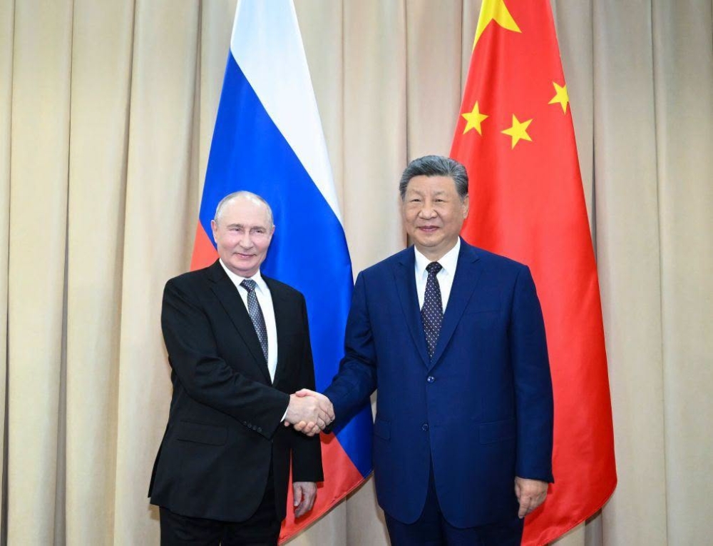 Ши Жиньпин, Владимир Путин нар Бишкек хотноо уулзав